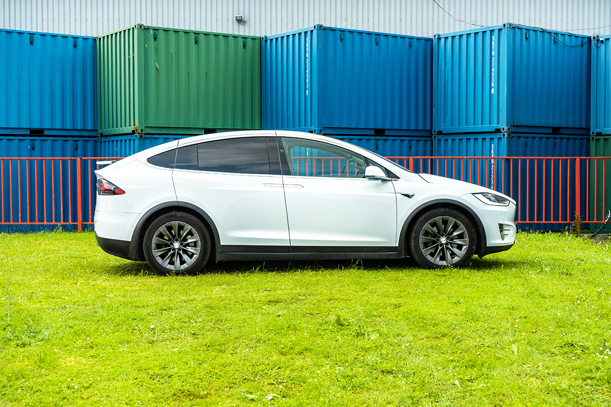 Tesla Model X Side