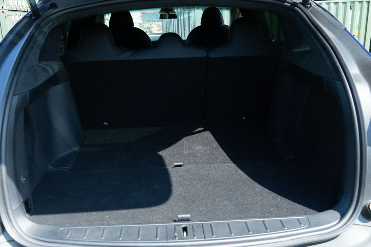 Tesla Model X 100D boot