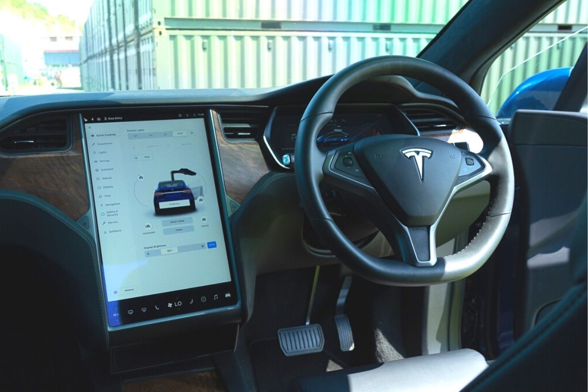 Tesla Model X 100D console