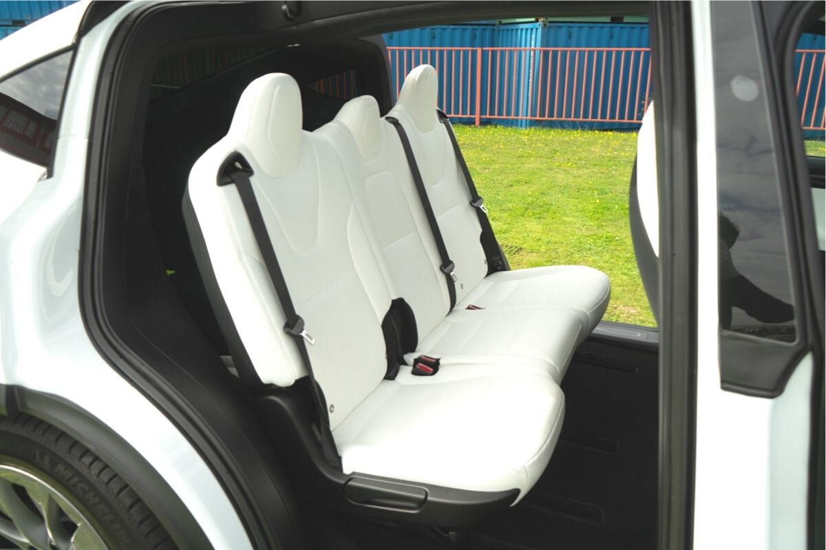 Tesla Model X 90D interior