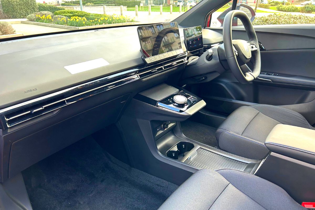 MG4 interior