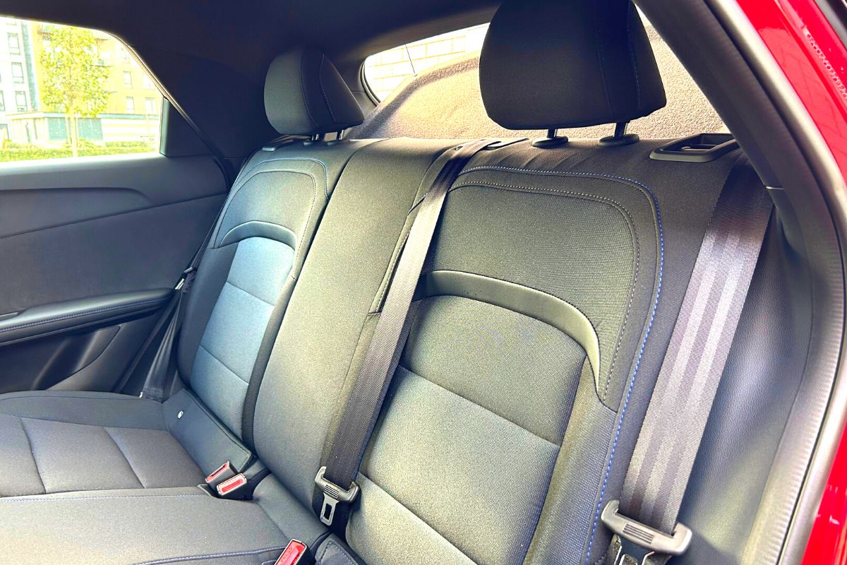 MG4 interior