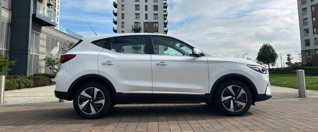 White MG ZS facing right