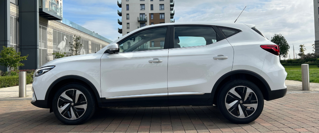 White MG ZS facing left