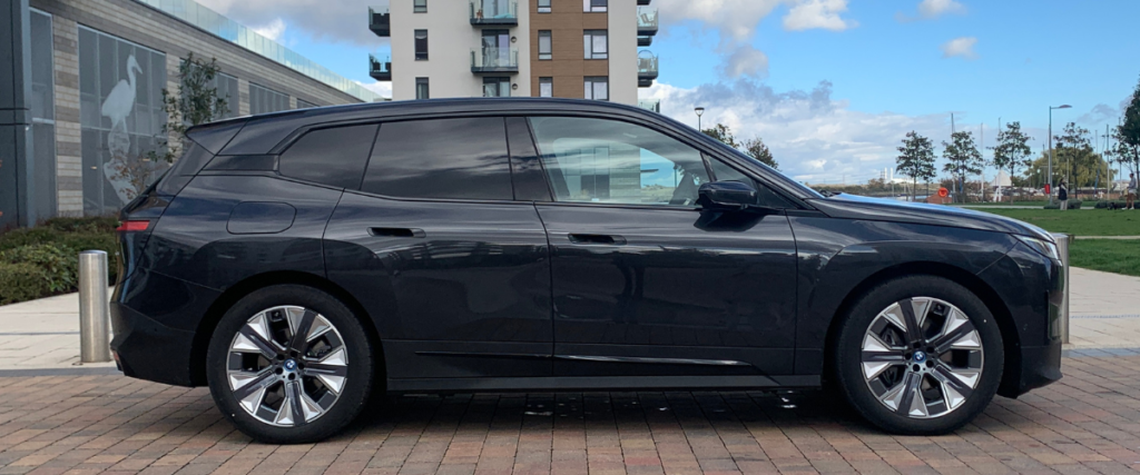 bmw ix40 side-on