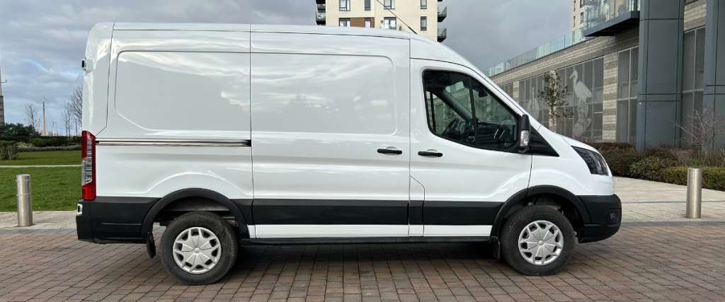 Ford e-transit facing right