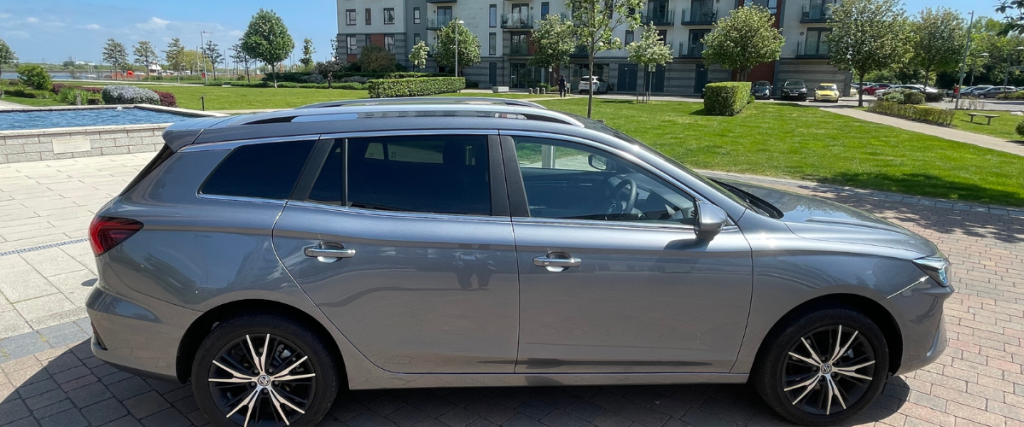 Electric vehicles in the sun