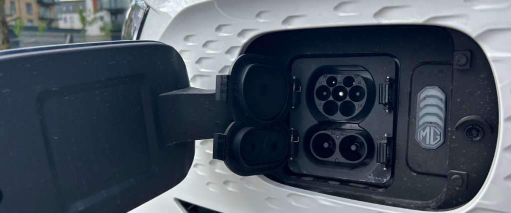 MG ZS charge port