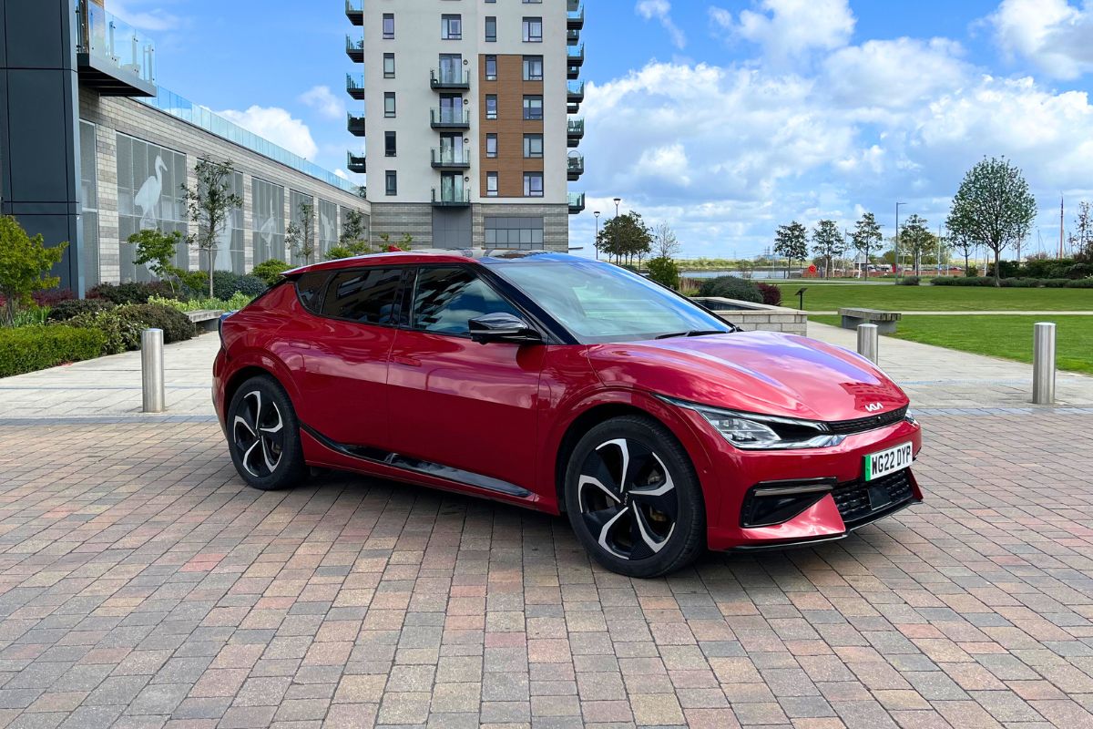 Rent a KIa EV6