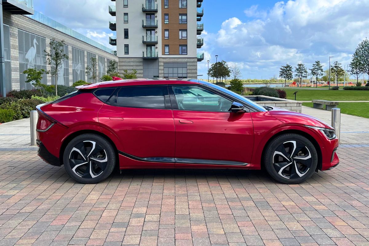 Hire a KIa EV6