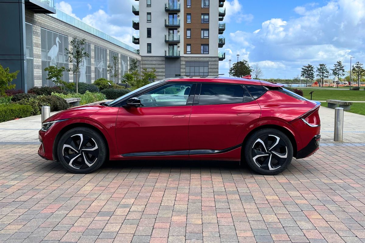 Hire a KIa EV6