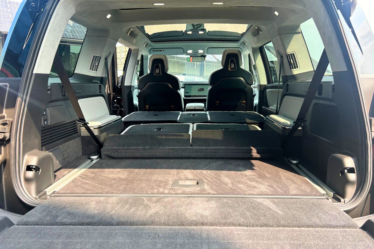 Hire a Rivian R1S - Interior