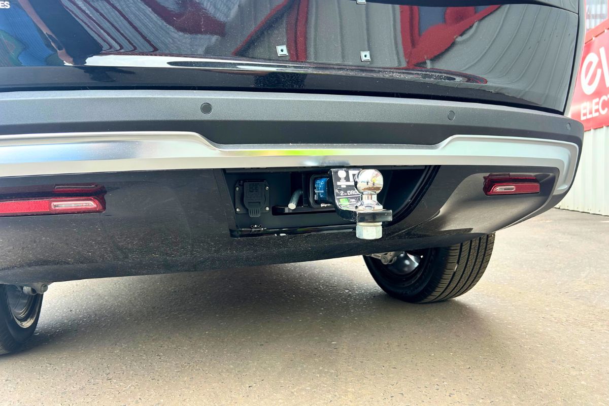 Hire a Rivian R1S - Tow Bar
