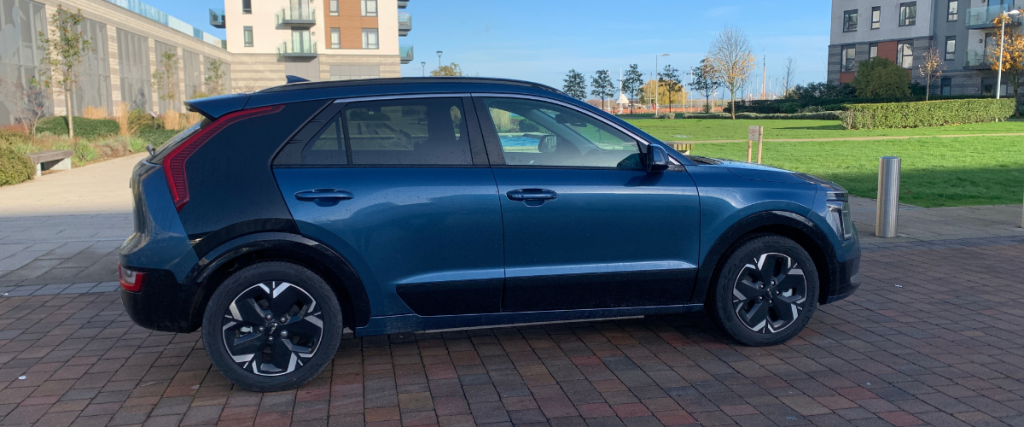 e-Niro facing right