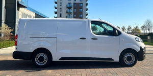 Vivaro-e feature image