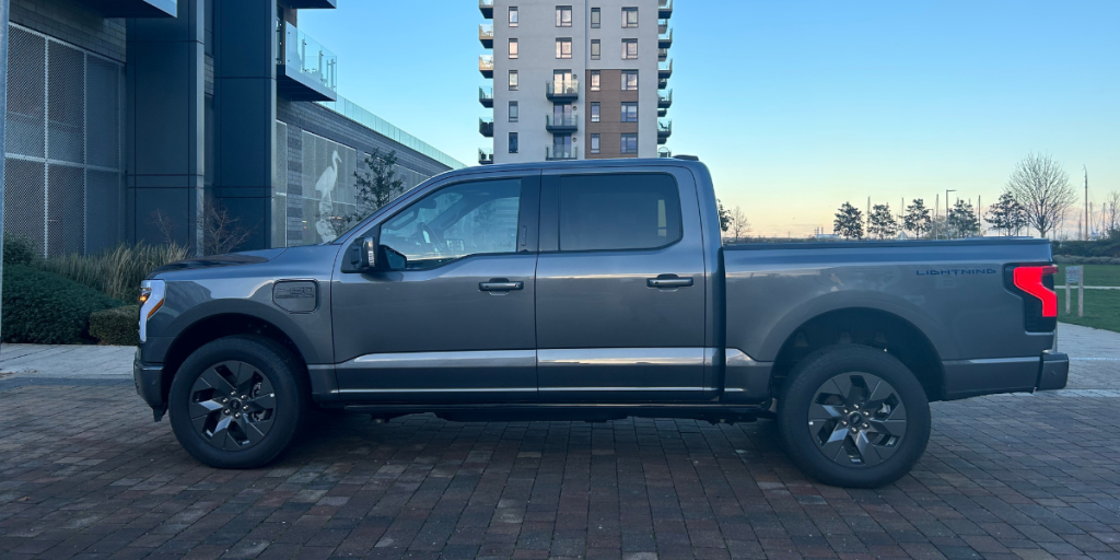 Ford F150 facing left