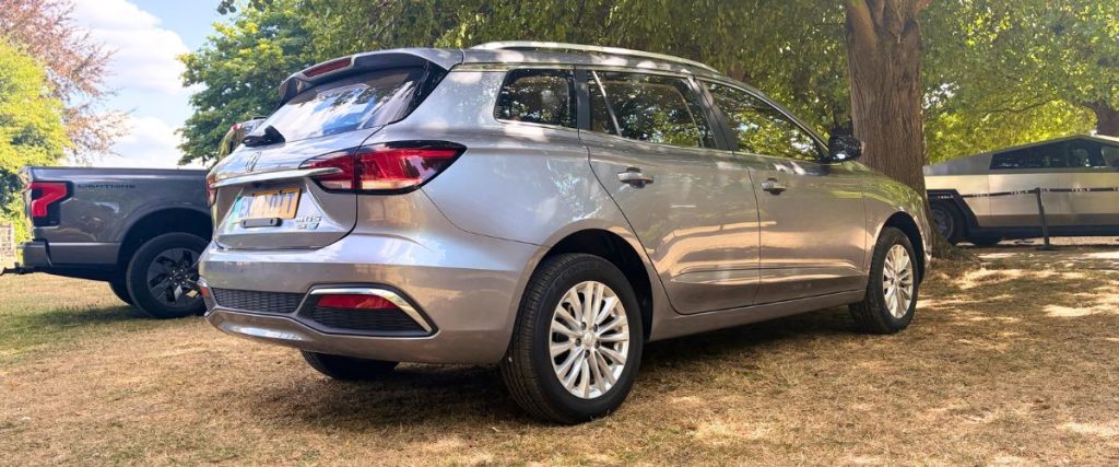 MG5 estate car hire from EVision